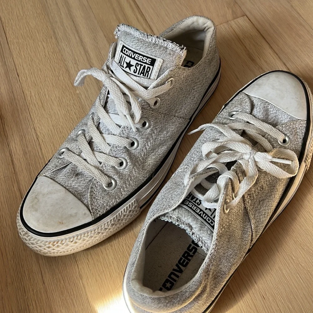 Converse - Picture 2 of 2